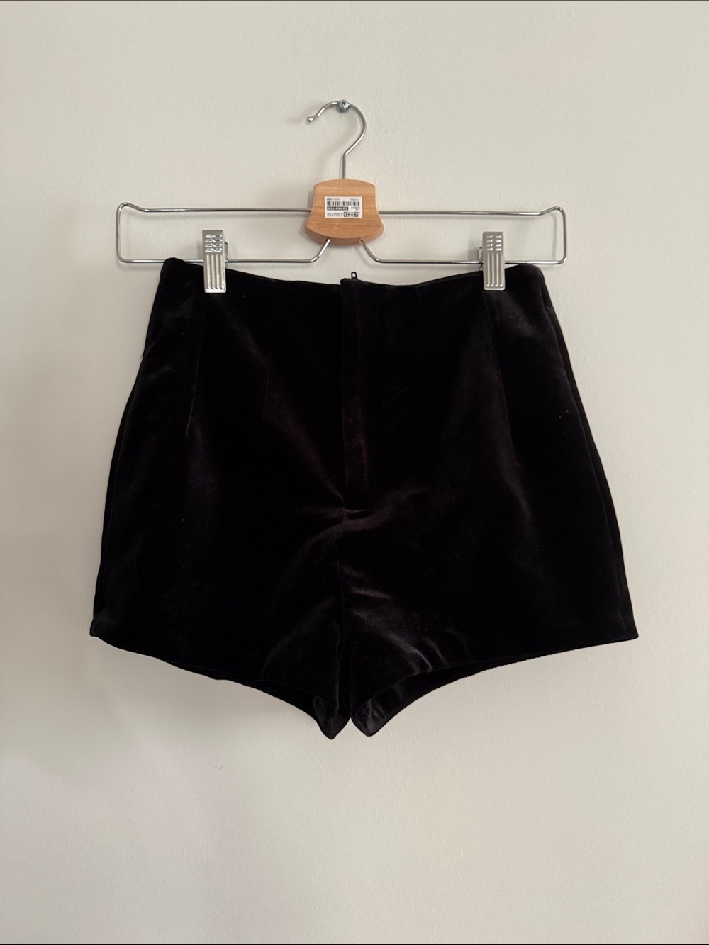Rose inapired Black High-Waist Velvet Shorts